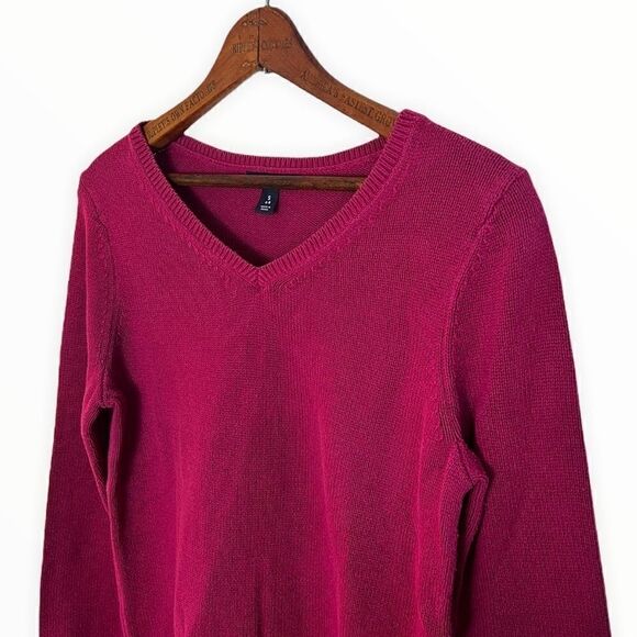 Lands’ End V Neck Sweater - Picture 2 of 6